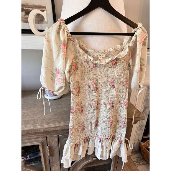 For Love Bell Puff Sleeve Smocked Floral Mini Dress Ruffles Size Medium - Picture 4 of 12
